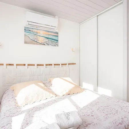 D'hotes Chantal Hereaudeau Bed & Breakfast Ars-en-Ré